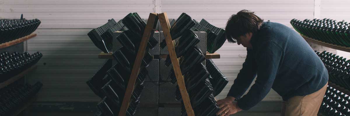morten bent over riddling