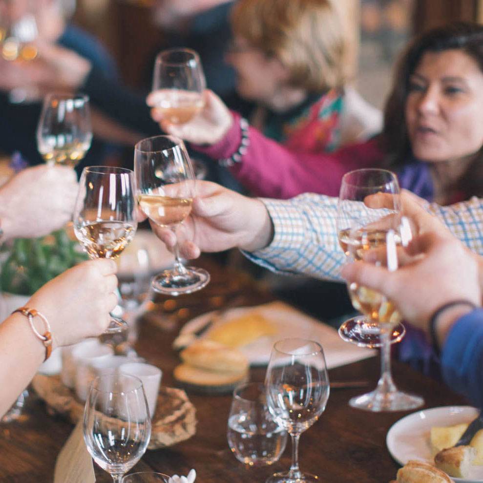 Event-Cheers-close-up